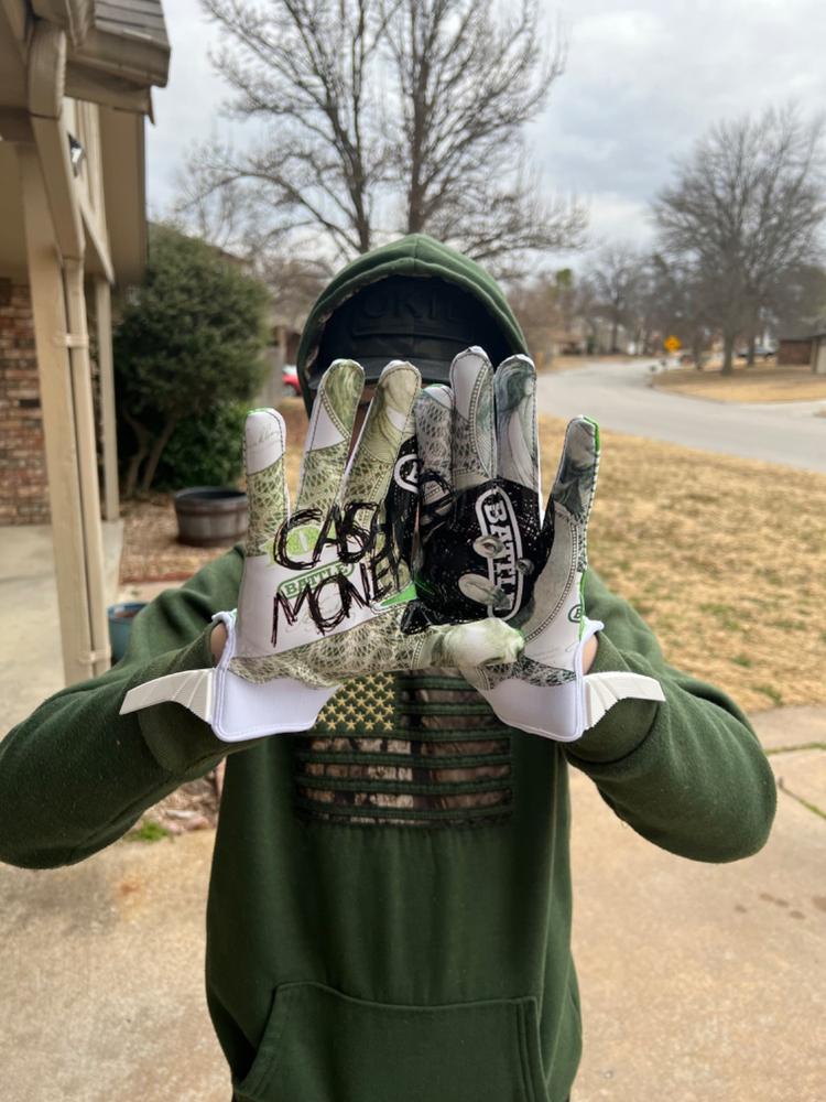 Green 2024 battle gloves