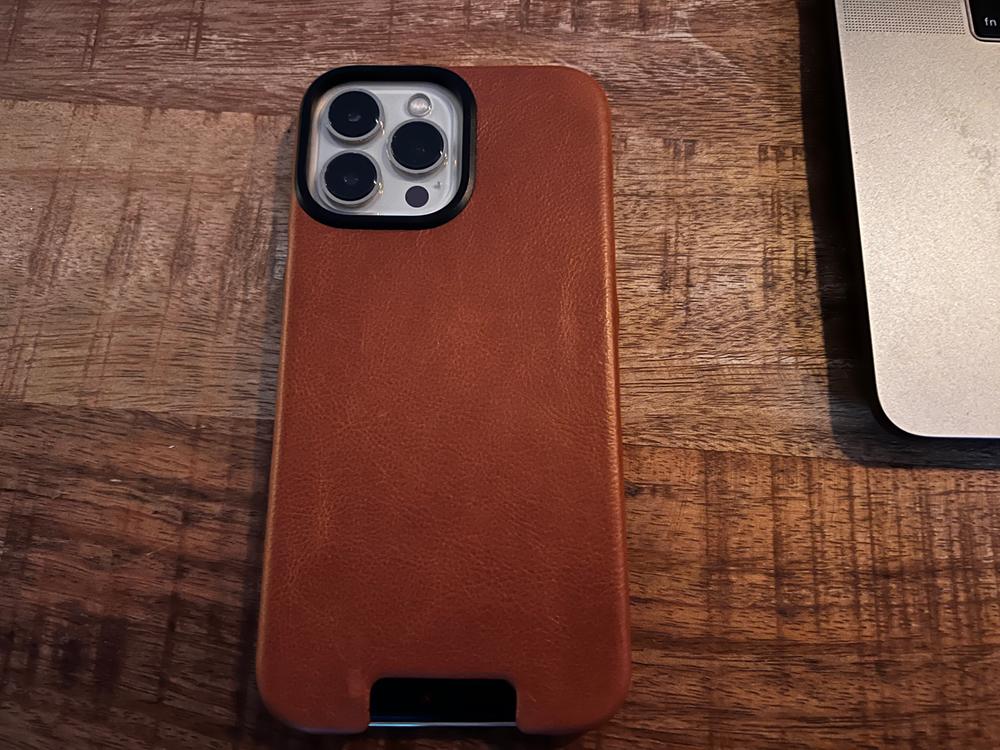 Grip iPhone 13 Pro Max leather case with MagSafe - Customer Photo From Fabian