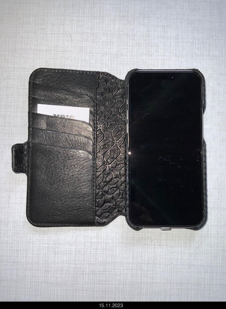 V-Mag Leather Case for iPhone 15 Pro Max - Customer Photo From Hankmann Michael