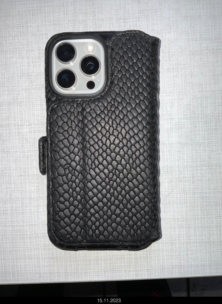 V-Mag Leather Case for iPhone 15 Pro Max - Customer Photo From Hankmann Michael
