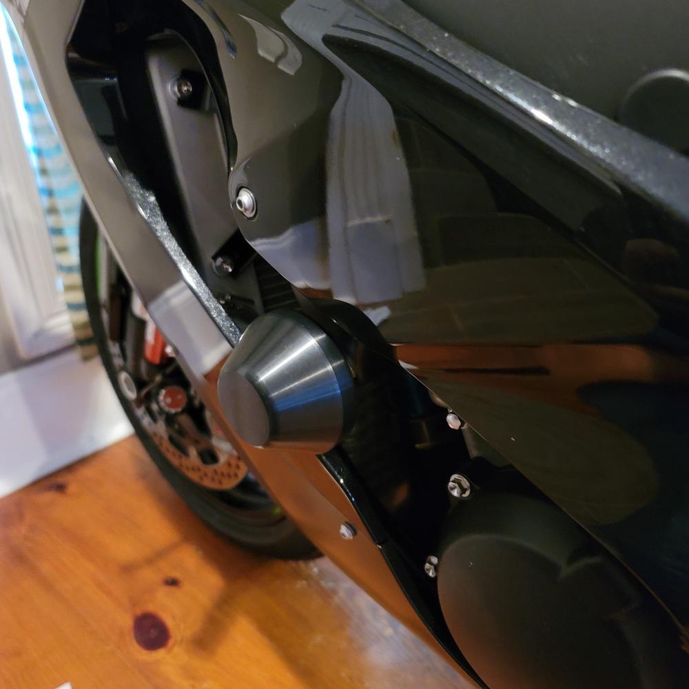 50-0170 Kawasaki ZX10R Frame Silder Kit w/ pucks - Customer Photo From Anonymous