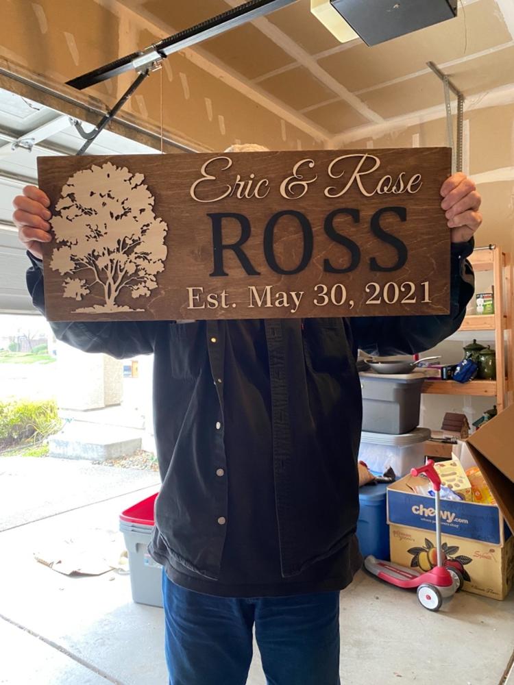Family Name Sign with Tree - Customer Photo From Kelly Taipale