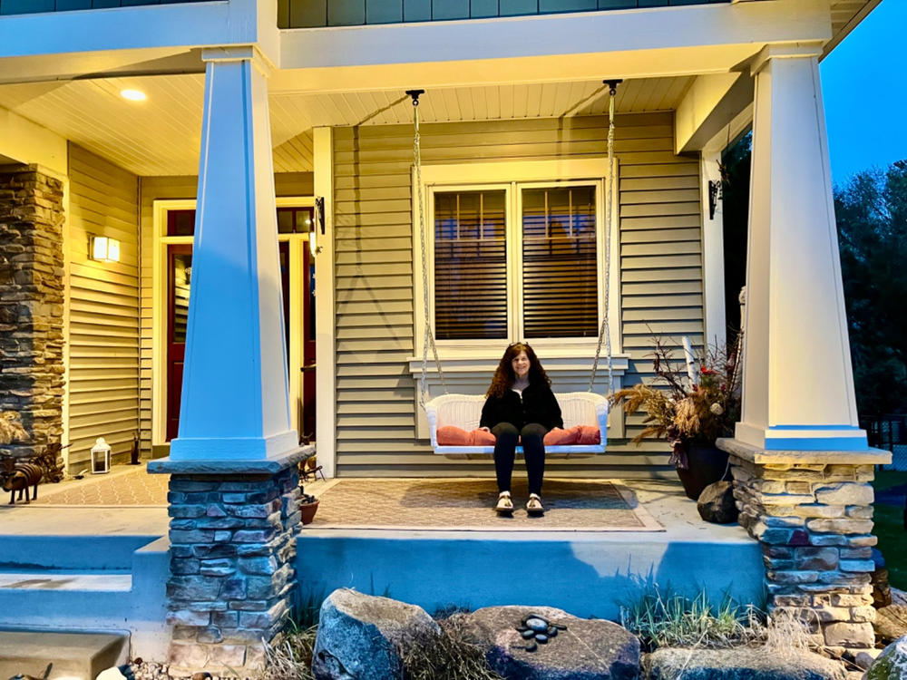 International Caravan Diamonds 4ft. Resin Wicker Porch Swing - Customer Photo From Terry Pernsteiner