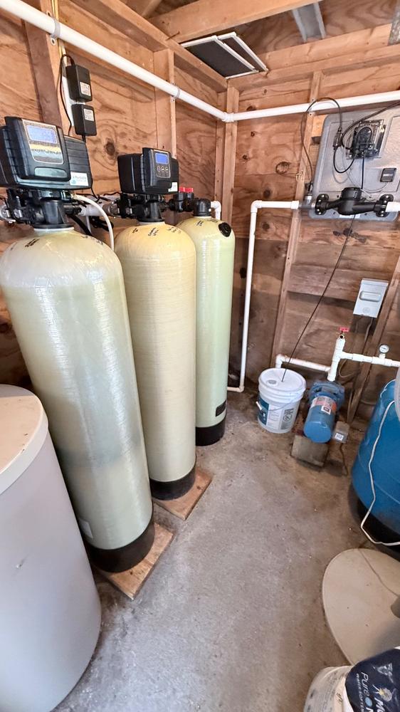 Clack 2.5 Cubic Foot Non Backwashing Acid Neutralizer - Customer Photo From James Harwell