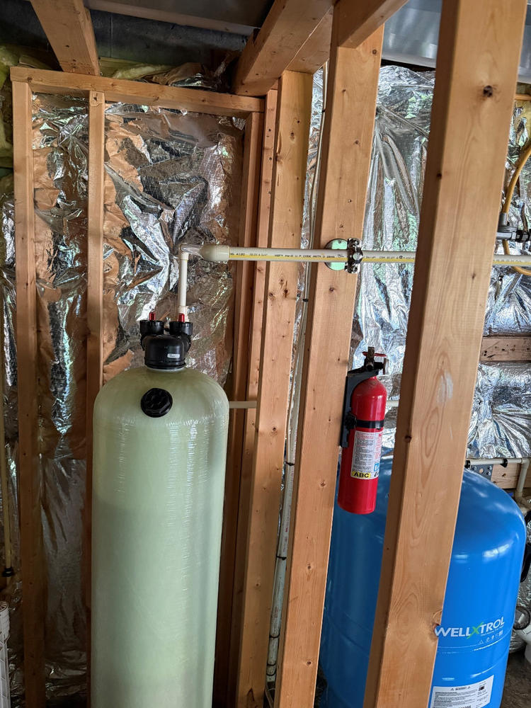 Clack 2.5 Cubic Foot Non Backwashing Acid Neutralizer - Customer Photo From Christopher Thompson