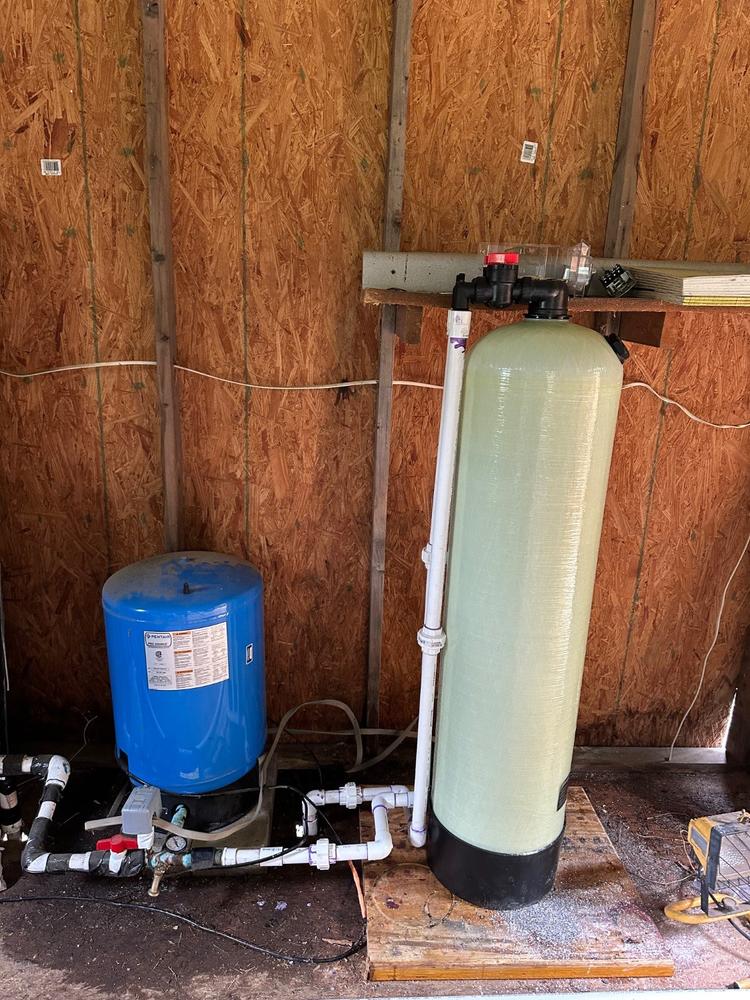Clack 2.5 Cubic Foot Non Backwashing Acid Neutralizer - Customer Photo From Henry Hall