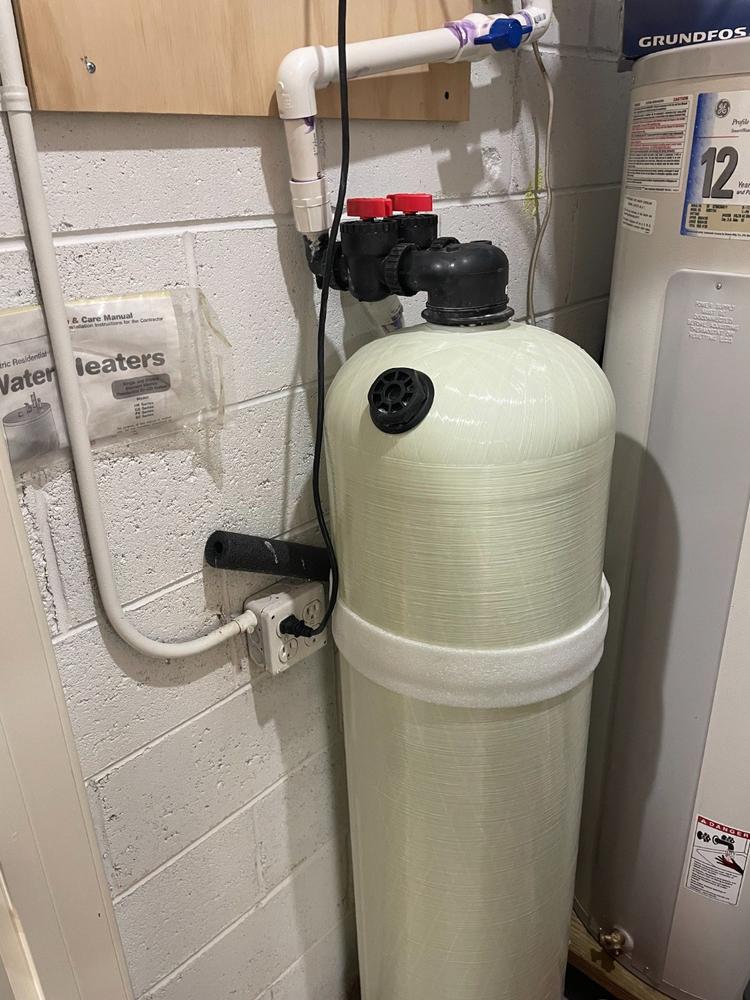 Non-Backwashing Clack 2.5 Cubic Foot (13x54) Acid Neutralizer - Customer Photo From Travis P.