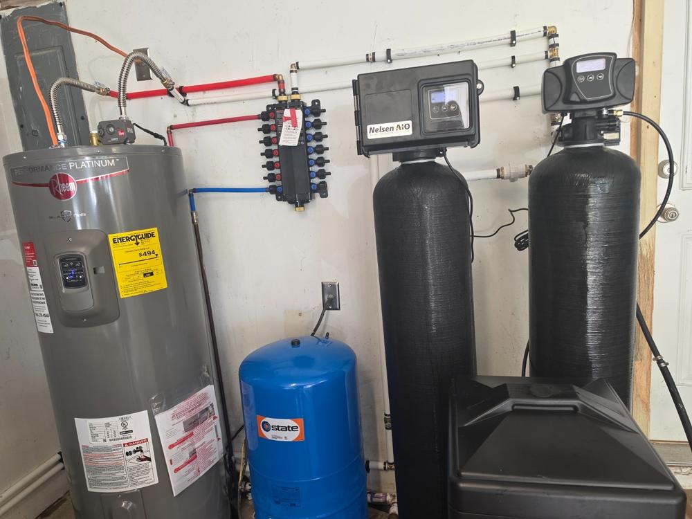 Fleck 2510AIO 1.5 Katalox Light Iron Filter & Fleck 5600SXT 48,000 Grain Water Softener - Customer Photo From Michael Summers