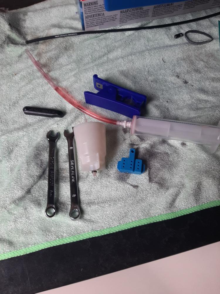 Bleed Kit for Shimano Road Disc Brakes & Oil - Customer Photo From Alec WArd