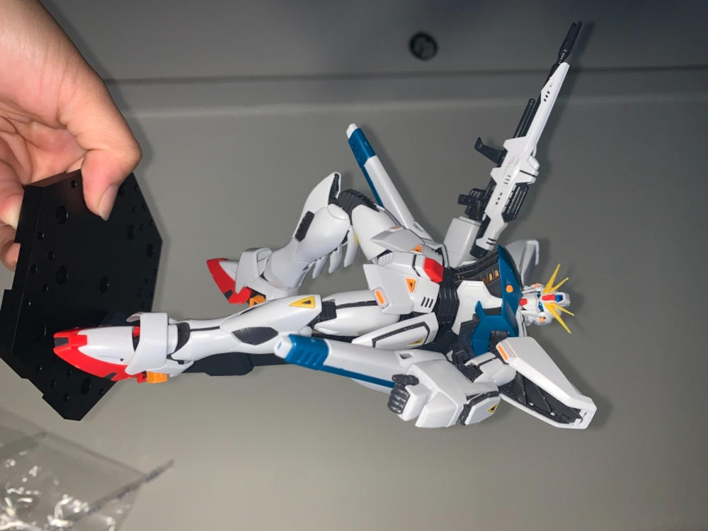 Maquette Gundam - Gundam F91 Ver.2.0 Gunpla MG 1/100 18cm - Bandai