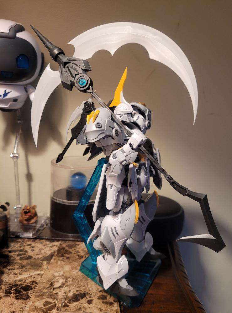 SNAA The Round Table Knights Iron Sickle Kai 1/144 Scale Model Kit