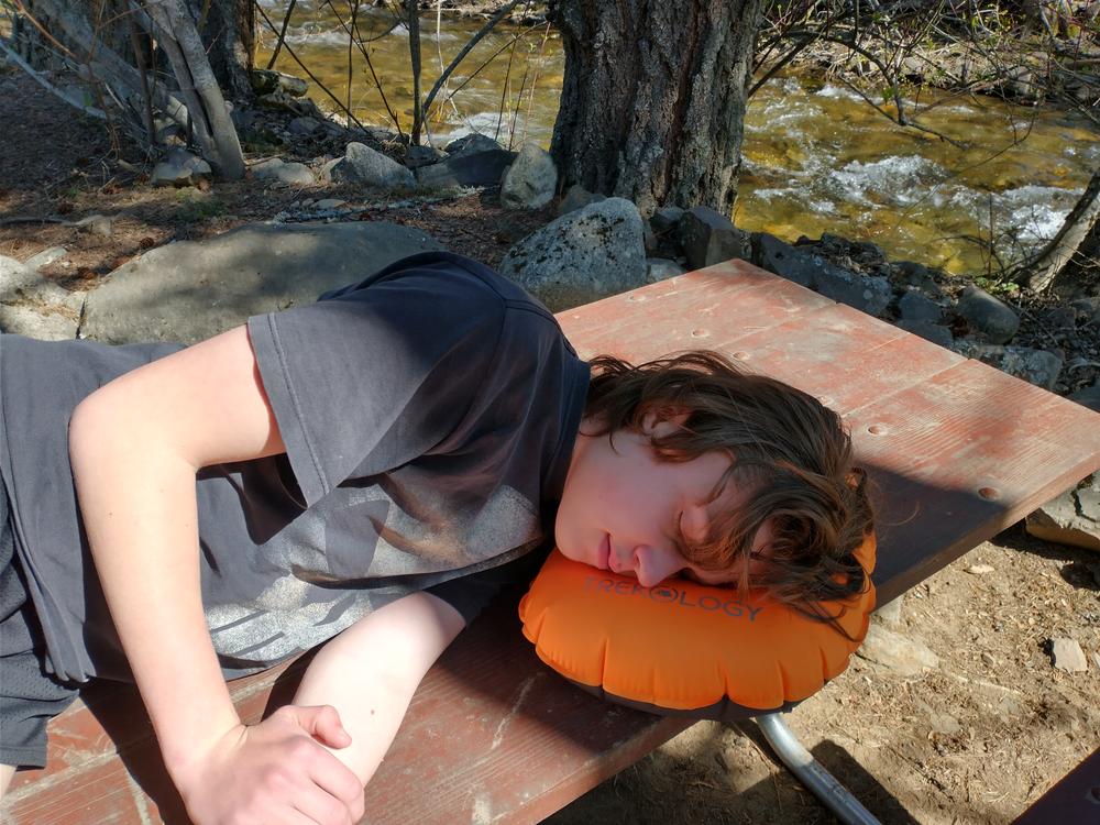 Aluft 1.0 : Inflatable Pillow for Camping - Customer Photo From Laura S.