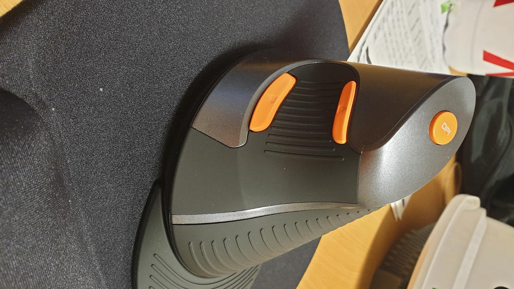 Delux Vertical Ergonomic Mouse - Customer Photo From Anonymous