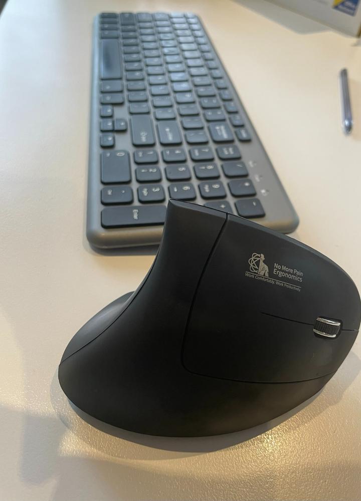 Ease Vertical Ergonomic Mouse - Customer Photo From Anonymous
