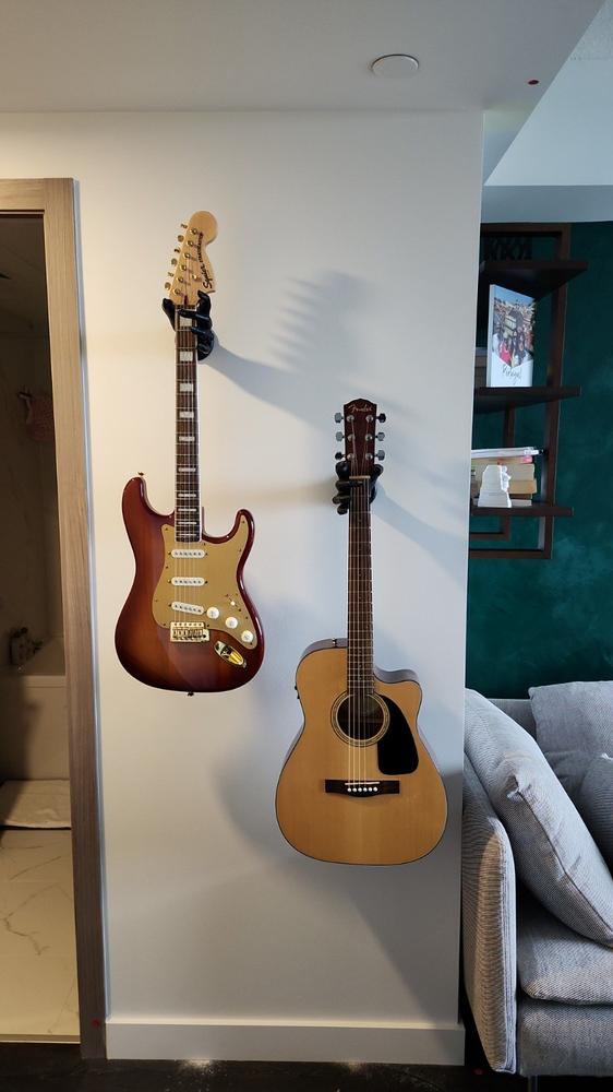 The Valkyrie Black Finish Guitar Hanger - Left - Customer Photo From Aurelie Kamayah