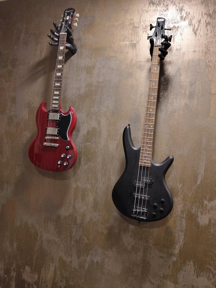 GuitarGrip Sculpted Wall Mount Guitar Hanger in Black Finish