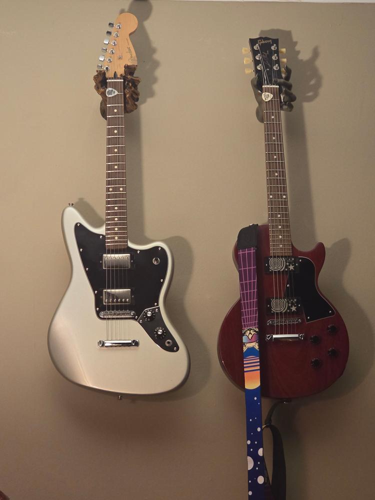 Ent-wistle Tree Hand Guitar Hanger - Left - Customer Photo From Heidi