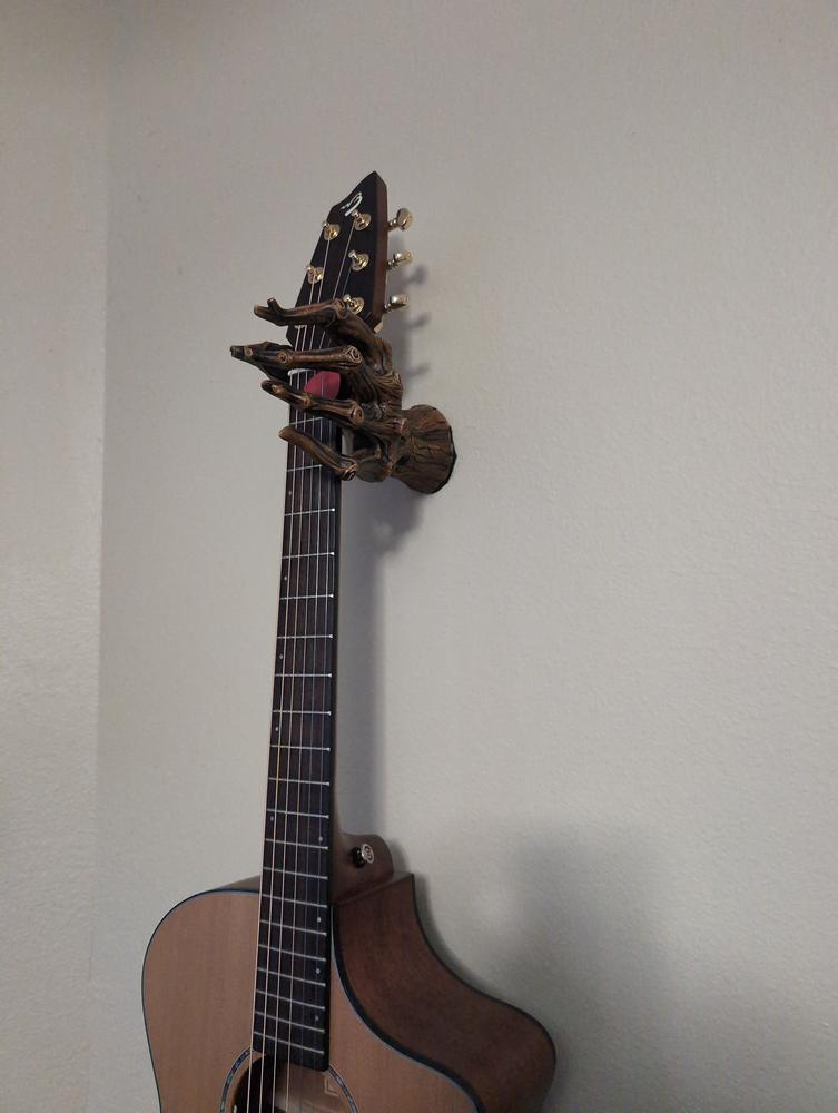 Ent-wistle Tree Hand Guitar Hanger - Left - Customer Photo From Brittany 