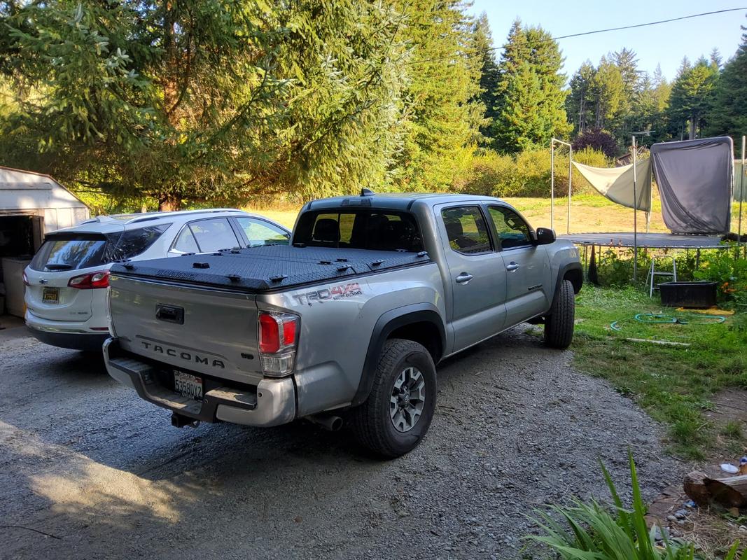 30 Diamondback Truck Cover Review Images
