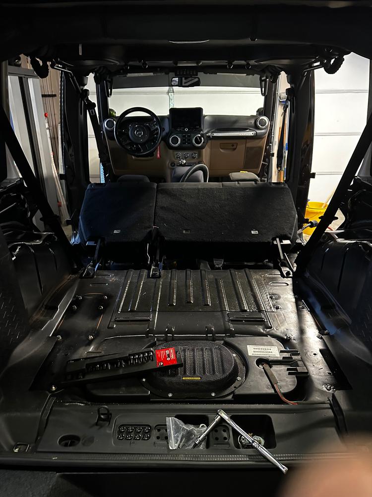 2007-2018 Jeep Wrangler JK (4 Door) | Sound Assassin Packages - Customer Photo From Kerry Daugherty