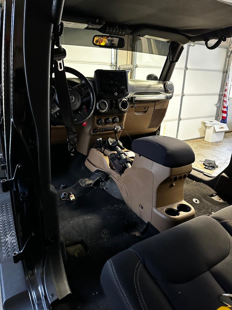 2007-2018 Jeep Wrangler JK (4 Door) | Sound Assassin Packages - Customer Photo From Kerry Daugherty