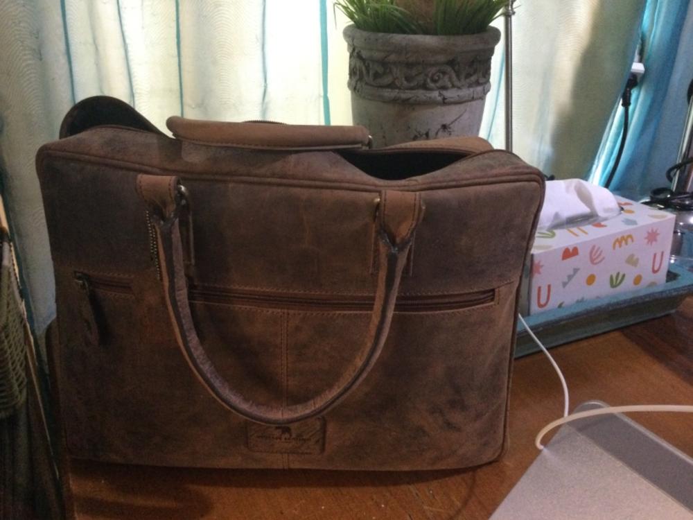 Colombo Laptop Bag | Laptop Bag Leather - Customer Photo From Libby Elliott