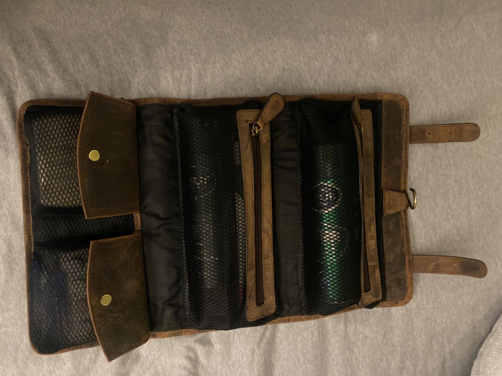 Leather Hanging Toiletry Bag Rio - Customer Photo From Terri-Anne THOMPSON