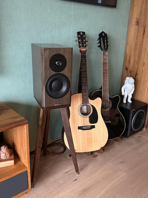 Dynaudio Special Forty 40 Speaker Stands 140-900mm (Pair) - Shaped Top Plate - Customer Photo From Christian Rossner