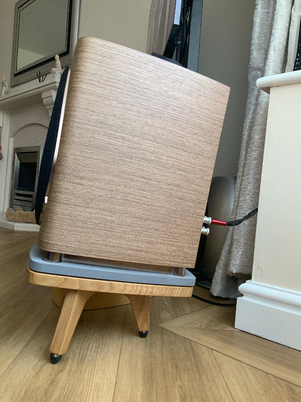 NEW Sonus Faber Sonetto II G2 Speaker Stands 140-900mm (Pair) - Shaped Top Plate - Customer Photo From Anonymous