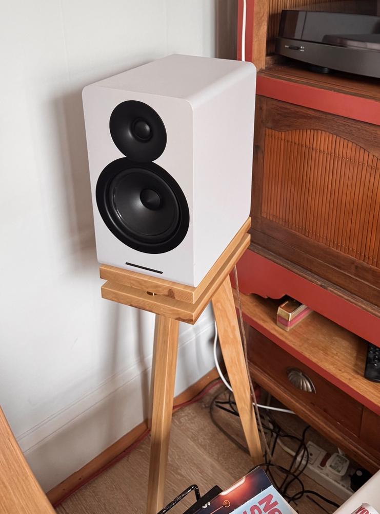 550-600mm The Bittern Hardwood Speaker Stands (Pair) - Customer Photo From Anonymous