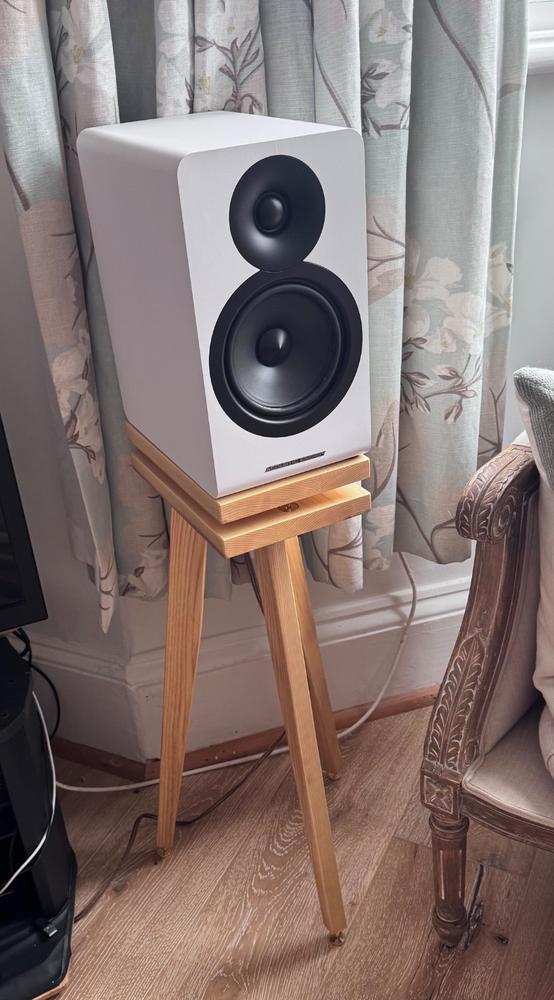 550-600mm The Bittern Hardwood Speaker Stands (Pair) - Customer Photo From Anonymous