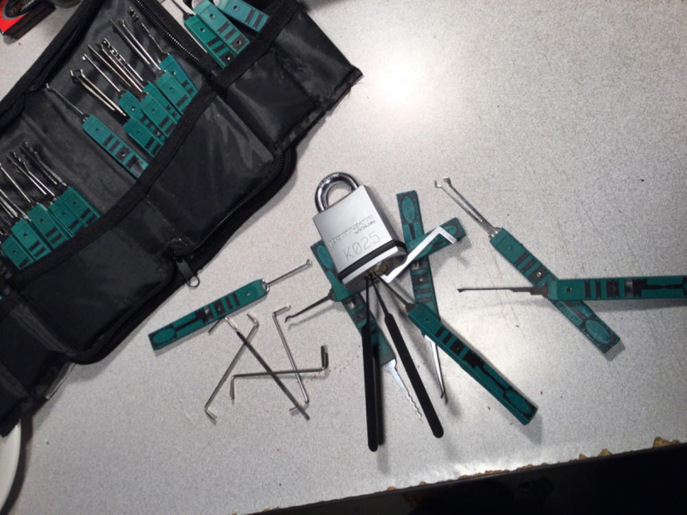 KLOM 32 Piece Lock Pick Set with Case