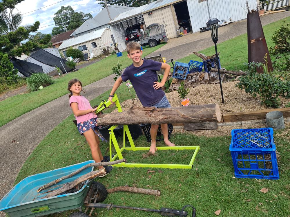 Log Stand Chainsaw Stand A - Customer Photo From Marcel Muller 