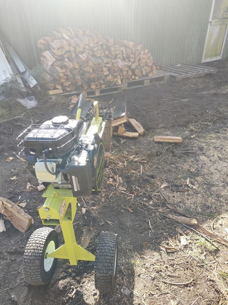 18 Ton Kinetic Log Splitter 3HP Petrol Log Splitter BM11097P - Customer Photo From Glenn Lucking