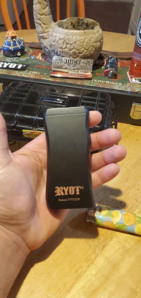 RYOT Large Wood Magnetic Taster Box Dugout w/ One Hitter - Customer Photo From Anthony Pecoraro