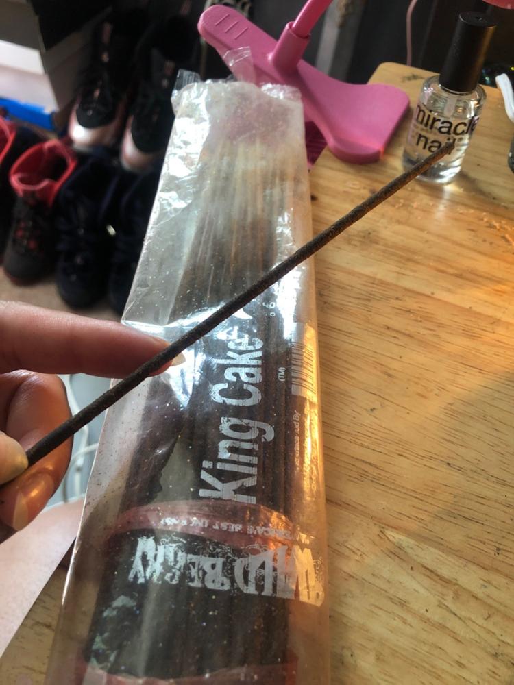 Wild Berry Traditional Incense Sticks (100 Pack) - Customer Photo From Amber Perez 