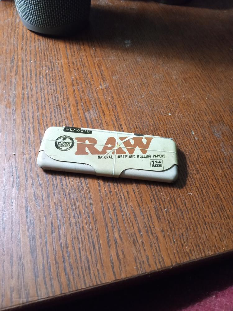 RAW Tips in a Tin (100 pack) Pre-Rolled Unbleached - BC Smoke Shop