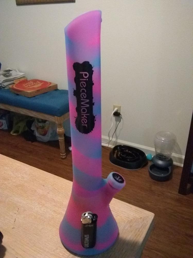 Piecemaker Kirby Silicone Bong - Customer Photo From EllieBell