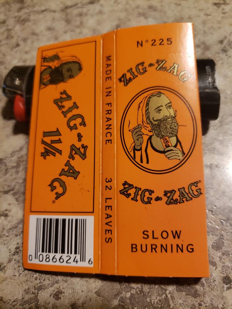 Zig Zag Orange 1 1/4 Rolling Papers - Customer Photo From Anonymous