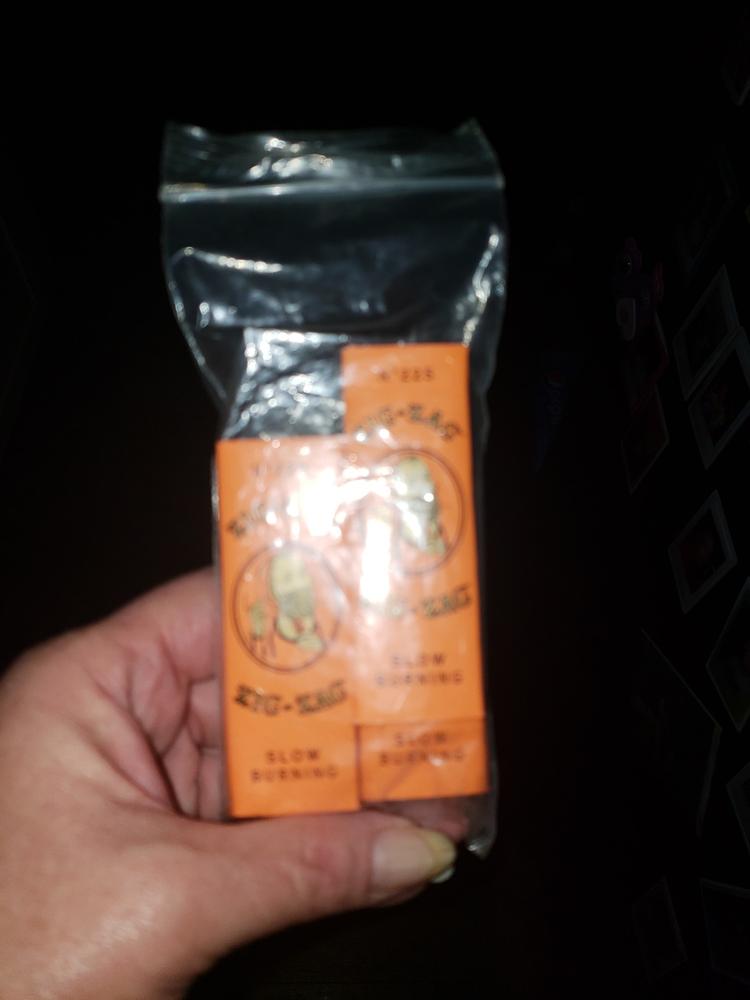 Zig Zag Orange 1 1/4 Rolling Papers - Customer Photo From APRIL G.