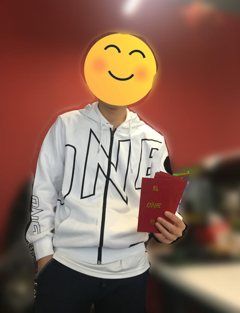 ONE Walkout Zip Hoodie (White) - Customer Photo From Vinh Dang 