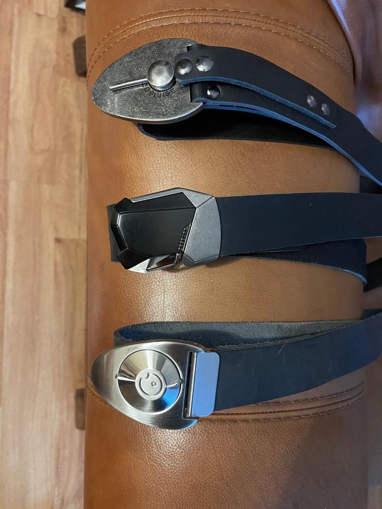 Outlaw Gun Buckle on Western Leather Belt