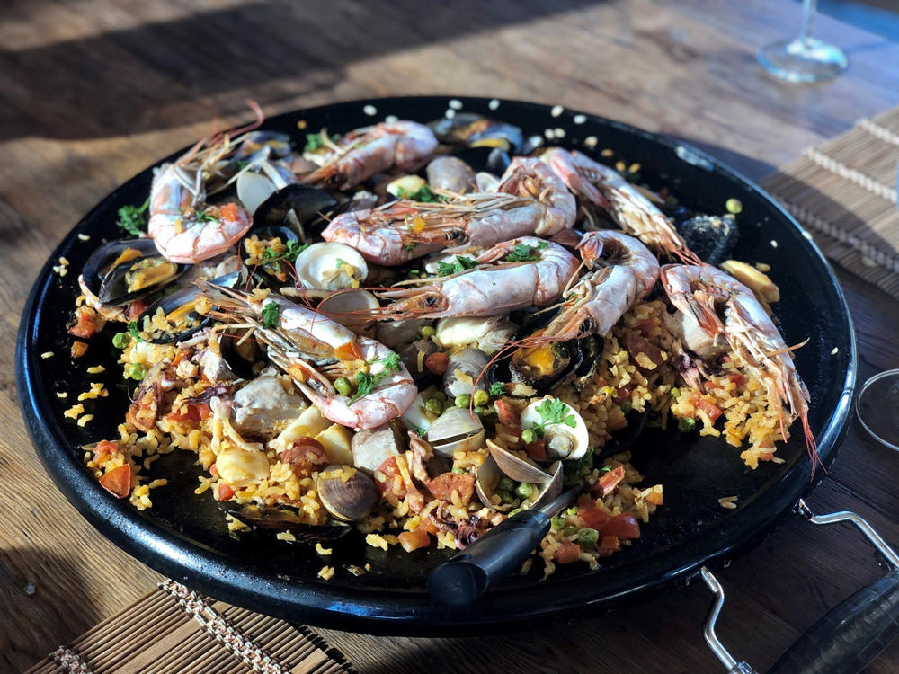 Paella Box | Seafood Platter | Prawns, Clams, Scallops, Mussels, Squid, Tuna (3.8kg) - Customer Photo From Sisi Venter