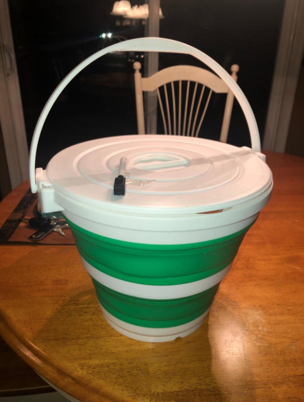 YARDZEE & FARKLE GIANT DICE WITH COLLAPSIBLE BUCKET (20+ GAMES INCLUDED) - Customer Photo From Anonymous