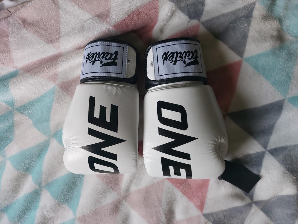 ONE x Fairtex Boxing Gloves (White) - Customer Photo From Jakub Lisowski