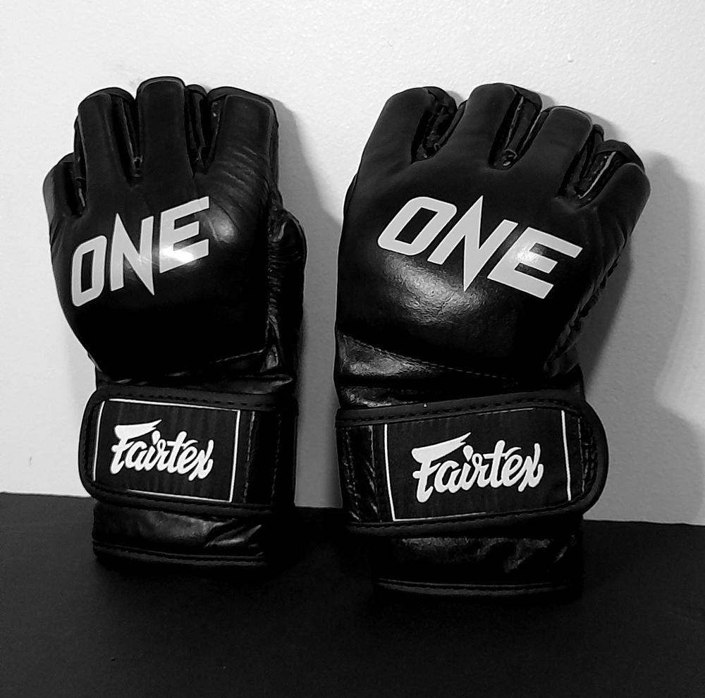 ONE x Fairtex MMA Gloves (Black) - Customer Photo From I love this gloves after the use