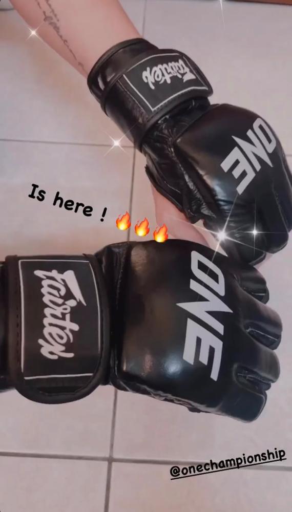 ONE x Fairtex MMA Gloves (Black) - Customer Photo From Ling Wong Sheng