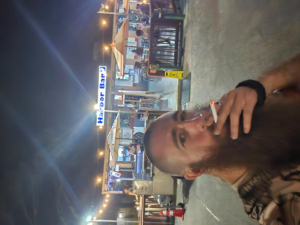 how many packs of cigarettes can i fly with How Many Cigarettes Are in a Pack?