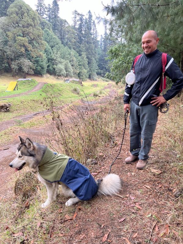 Sun Shower® Chaleco Impermeable para Perros- Azul Nocturno (Midnight Blue)- Ruffwear® - Customer Photo From NALLELY R.