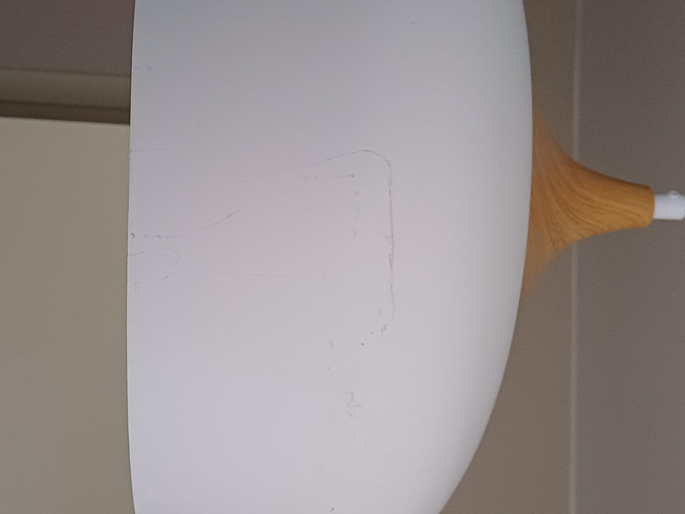 QUVIO Hanglamp Scandinavisch - Rond metaal met een houtlook - Diameter 33 cm - Wit en bruin - Customer Photo From William Winter